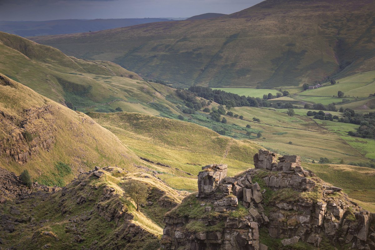 david_gange's tweet image. These photos are of a beautifully quiet place, worth walking slowly. While relying on trains for hikes, Edale to Glossop has become a favourite. The start &amp;amp; end (Kinder-Alport Castles &amp;amp; Shelf Stones) are busy. But the best bit (Alport-Bleaklow) never is. In purple on the map.