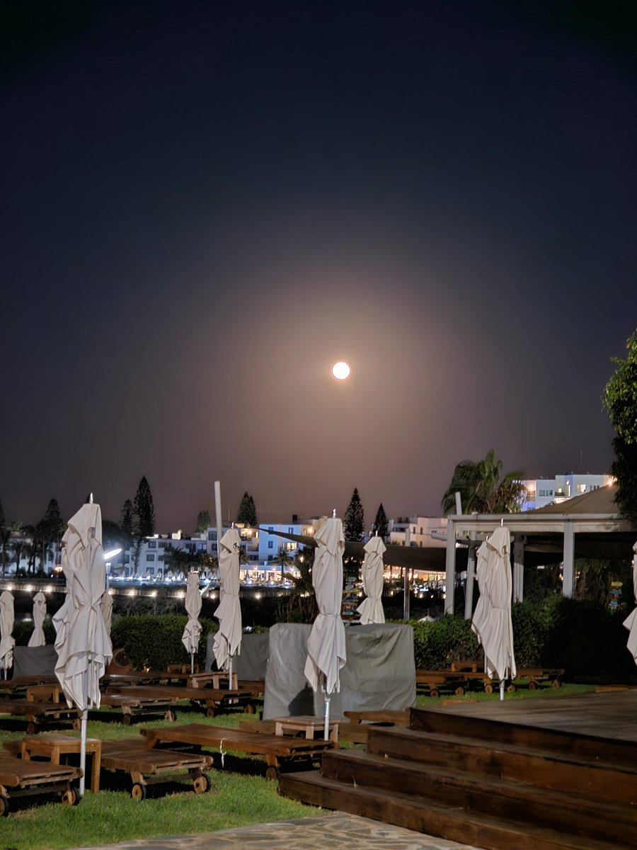 Παρόλο που δεν ποστάρω συνήθως φωτογραφίες του φεγγαριού, απόψε είναι η εξαίρεσης 🔥🔥🔥
#supermoon #cyprus