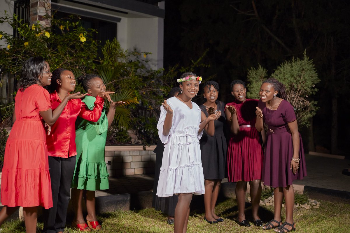 lovenmedia_'s tweet photo. She will be off the hook this Saturday in Mitooma district 😍. Thanks for coming through for your bridal shower shoot 😘

0700144751 - 0788401034 for booking 😃😘😜 https://t.co/QtQErM2HZs