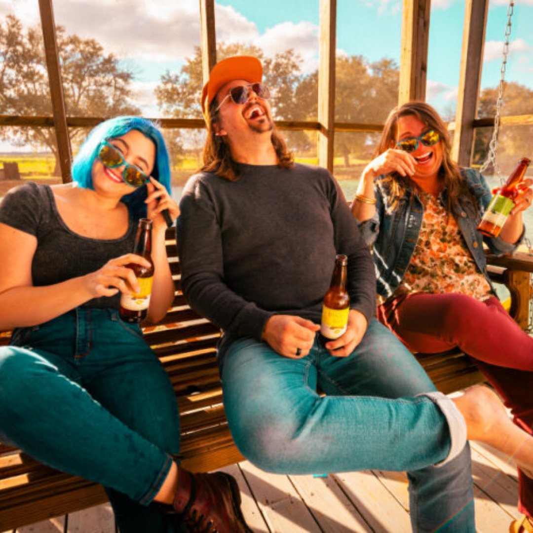 BakPakCoHemp's tweet photo. Gather your friends and enjoy BakPak's delicious beverages. ✨

Perfect for fun and relaxation, our drinks bring joy and flavor to every moment. 😄✨

#BakPakBeverages #GoodTimes #FlavorfulFun #CelebrateTogether https://t.co/fRWcFeeUt7