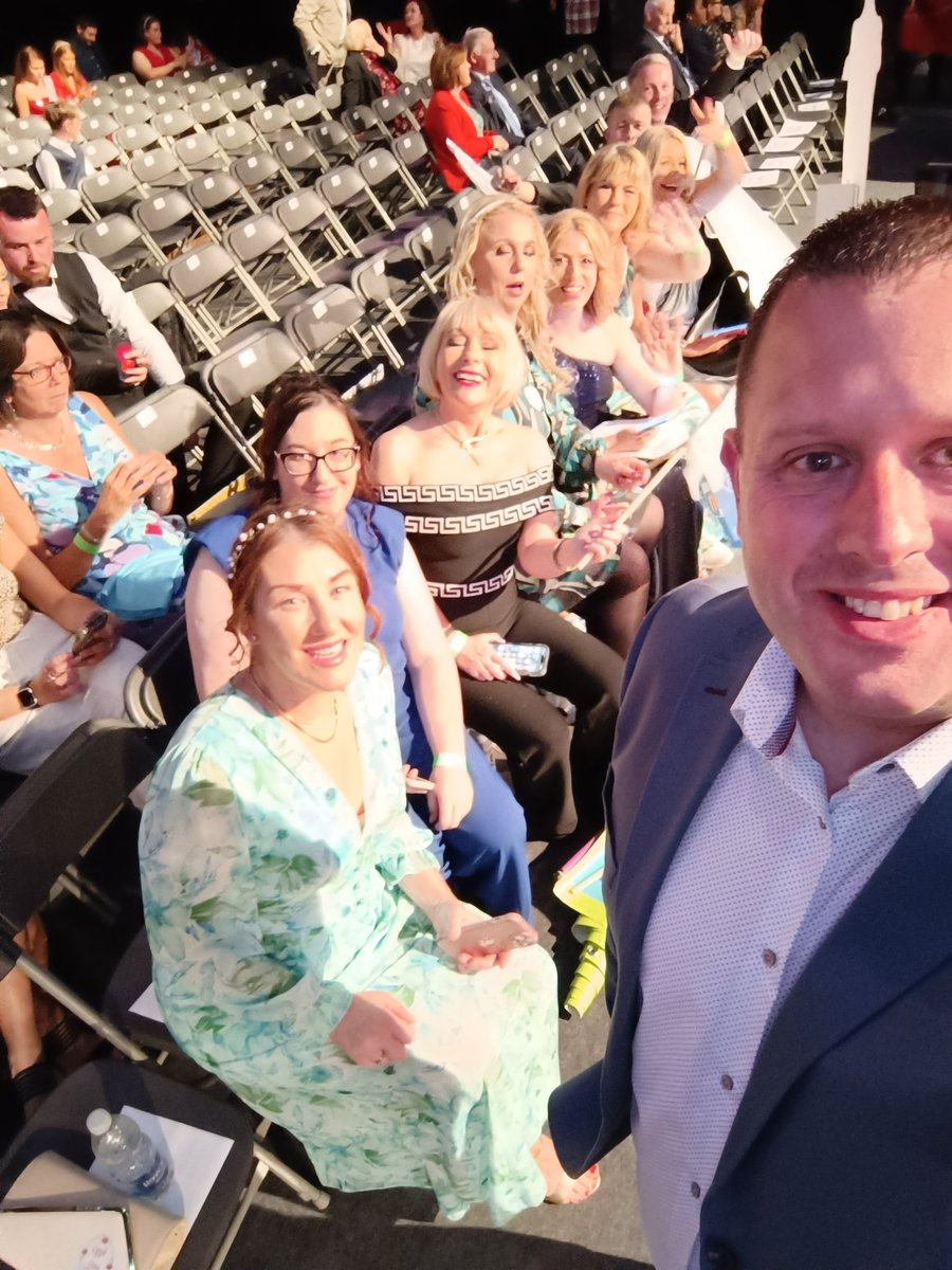 BigPoppa1985's tweet photo. Go Waterford 🌹#roseoftralee https://t.co/qhwxobtV5D