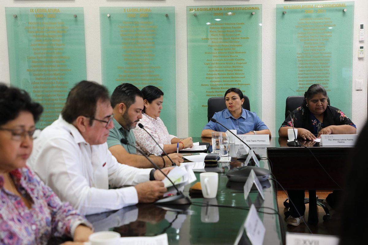 Les invito a ver la trasmisión en congresoqroo.gob.mx de la Sesión número 15 de la Comisión Permanente del Segundo Periodo de Receso del Segundo Año de Ejercicio Constitucional.                 
#XVIILegislatura #ATM