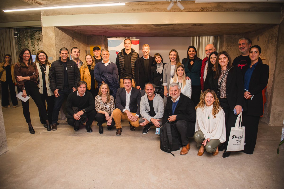 TelemercadoAR's tweet photo. Participamos en  la "Semana D", organizado por Fundación Córdoba Mejora. Nuestro director, Sebastián Albrisi, compartió nuestra experiencia y visión en un evento que reunió a líderes empresariales y educadores comprometidos con un futuro mejor para los jóvenes cordobeses. https://t.co/1tAuV4TxTF