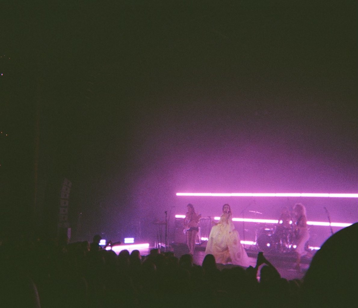 svddenjvck's tweet photo. @ChappellRoan on film @TheVicChicago https://t.co/oF28z7jkxW
