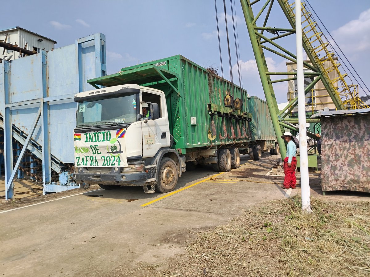 19/08/2024 
El inicio de la zafra 2024 en la #EASBA. El Gerente General, Ing. Christian Boris Alcaraz Romero, y el Gerente Agrícola, Ing. Ángel Rivas Brito, lideran esta nueva etapa con renovada energía y compromiso.

#BoliviaEsIndustrialización
#BoliviaRumboAlBicentenario