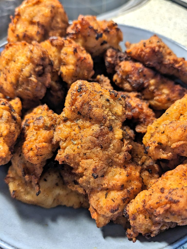SlapTheTBuds's tweet photo. Yummy kfc fried chicken style🤩 #kfc #friedchicken #chicken #chickenfillet #foodies #foodlovers https://t.co/9PiA5hkl2a