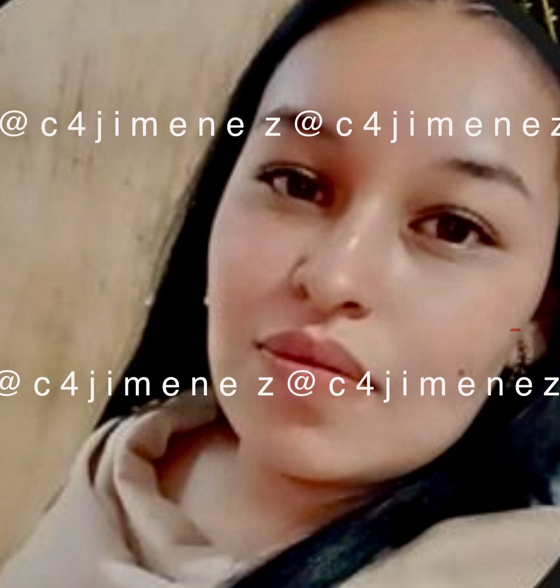 c4jimenez's tweet photo. MATARON a VALERIA, la ARROJARON en UN MONTÓN de BASURA y LA INCENDIARON
Valeria era mamá de 2 niñas.
Preparaba y vendía comida en Tepito.
Hace una semana la asesinaron.
Así llevaron veladoras ayer al lugar donde quedó muerta.
@SSC_CDMX y @FiscaliaCDMX indagan

El caso #C4EnAlerta https://t.co/ypP8jDXAeP