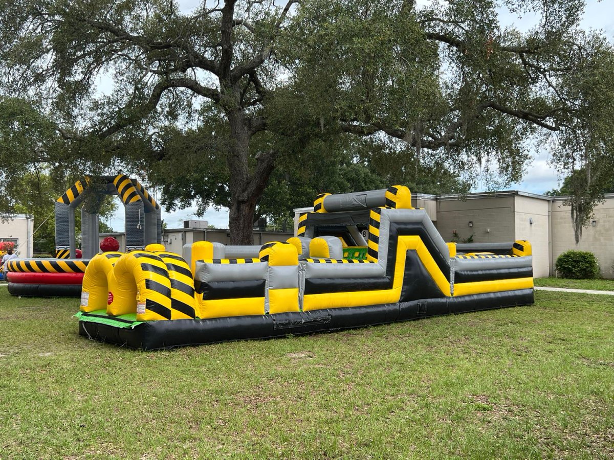 AirFunGames's tweet image. Get ready to conquer the ultimate challenge at the park with our thrilling obstacle course rental! 🤩🌳 #adventureawaits #obstaclecoursefun #parkplaytime 🙌