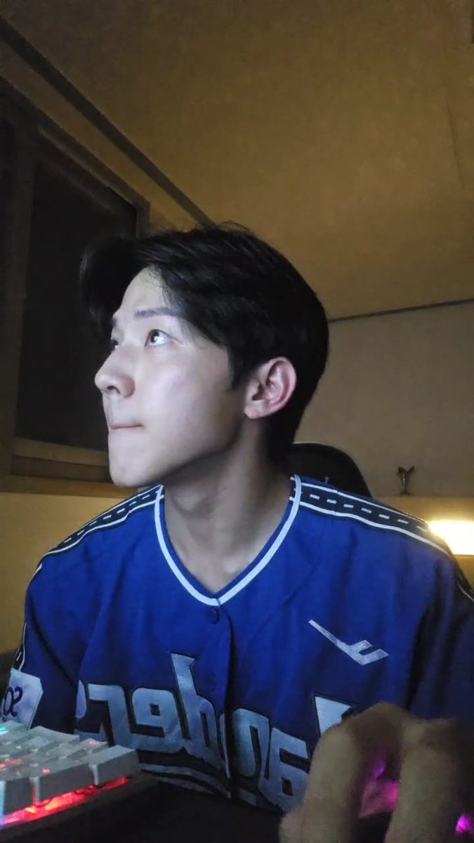 240819 DAY6 Dowoon d.ddablue IG Instagram Live 데이식스 도운 인스타그램 라이브

출처 혼잣말님🫶

youtu.be/l3CcbILJREI