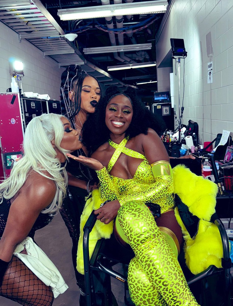 Can’t weather my reign. 𖣩 NOT @Jade_Cargill. tweet media