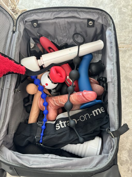 Watch LiAleExperience's leaked NSFW photo on TwXstars