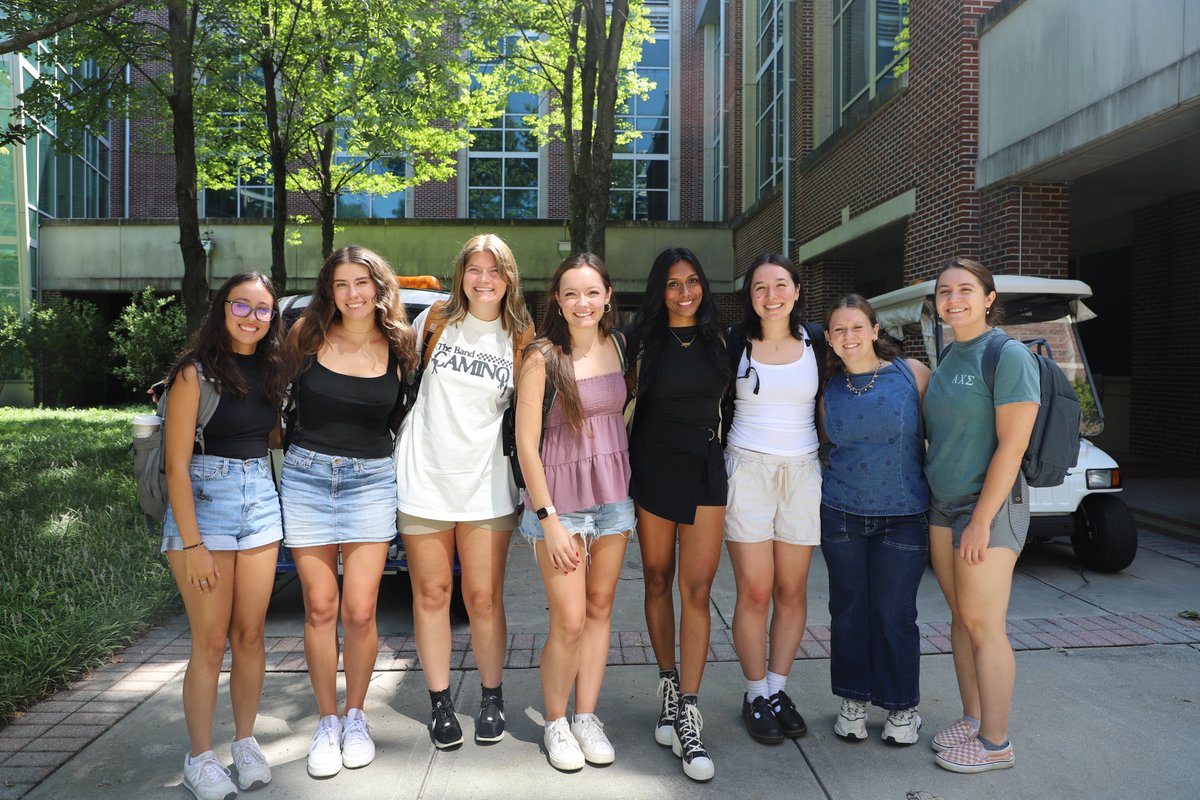 CoulterBME's tweet photo. Happy first day back, Jackets! Welcome to our freshmen, and a special shoutout to our seniors on their last first day!
#GT28 #biomedicalengineering #georgiatech https://t.co/GCGXfI421u