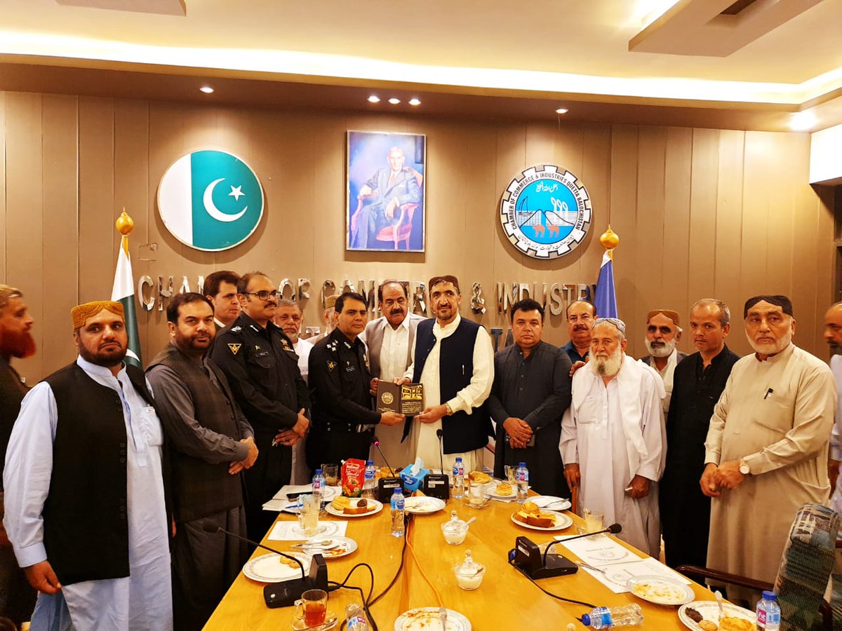 ChamberQuetta's tweet photo. The Collector advice to form committee on the matter , including members from Chamber to address issue and he also sought cooperation from QCCI, which was assured by the President. In the end, a shield was presented to Mr. Murtaza by the President ." @FBRGov @mincompk https://t.co/kEn9Nh4AO9