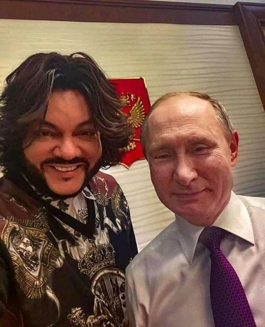 Путин и вправду нам послан богом! Иначе как объяснить его вырост в старости: в кгб поступил 165 см, а сейчас посковики выдают в основном 172 см!
  Пол Маккартни
Настоящий рост 174 см.
Рост в молодости 178 см.
Дата рождения: 18 июня 1942 года