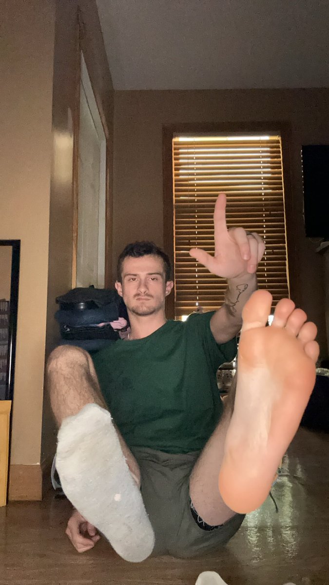 Customs all day and tonight for you losers. Pathetic foot boys to the front in your Alphas DMs now🫵🏼 #FinDom #Feetworship #Customs #findom #dom #Sniff #FinSub #malefeet #cashalpha #footfetish #Loser #Master #FootKing #Subs #Footworship #Draining #Paypig