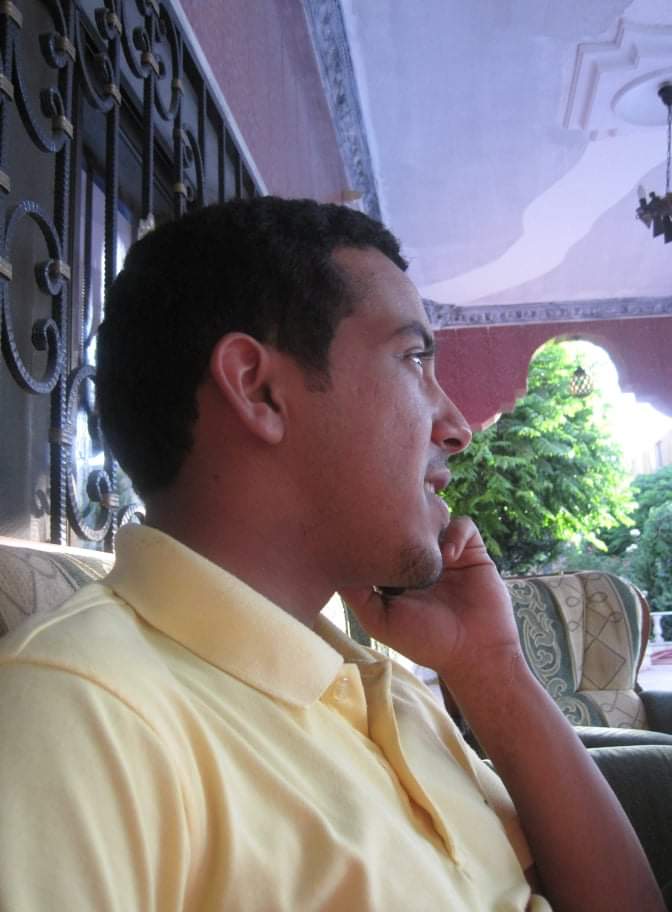 ياجماعة زوجي من عشرة أيام ما اعرف عنه شي اسمه ابراهيم براك العازمي مفقود من وقت رد من سوريا الرجاء اي خبر يطمني
#الكويت 
#الكويت_الفحيحيل 
#البصمة_الثالثة 
#مفقود
#ابراهيم