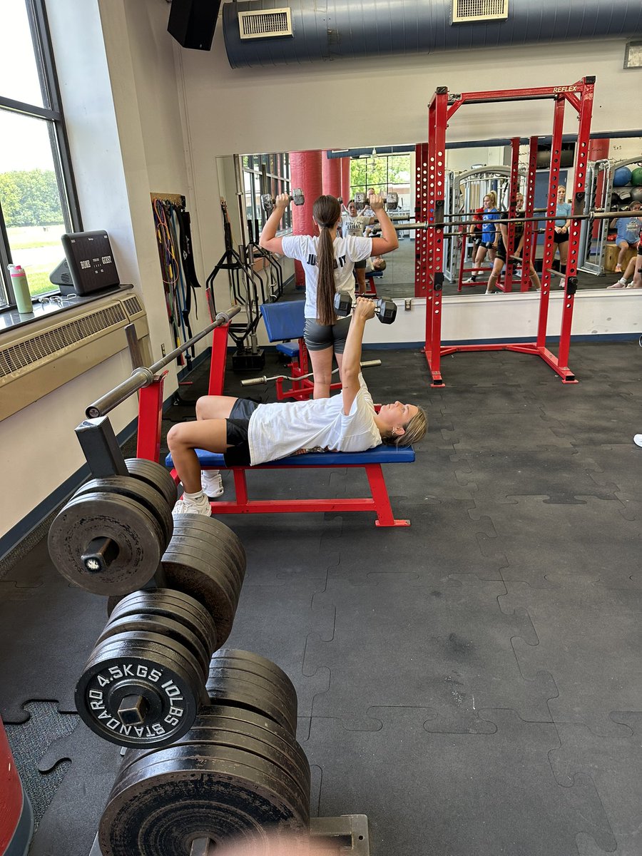 First team lift/workout of the year for <a href="/LLCC_LoggersWBB/">Lincoln Land Loggers WBB</a>