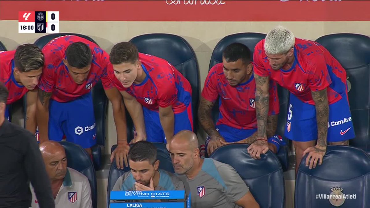 Los pibes mirando twitter esperando que digan quien es el tapado de River