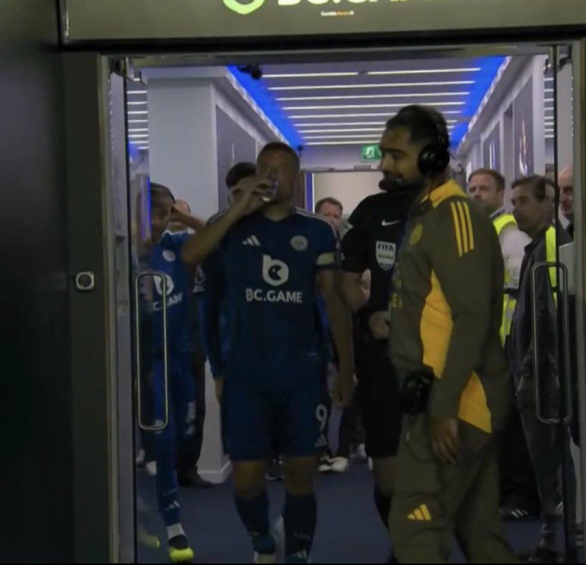 StokeyyG2's tweet photo. Vardy with a red bull at half time, 12 minutes later and he’s bagged a goal…

The Main Man. https://t.co/29lktIFBqj