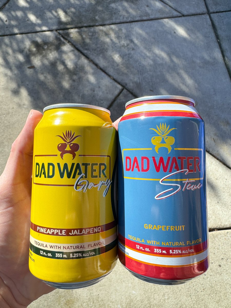 drinkdadwater's tweet photo. me🤝 tequila

share a case or two on me tn, follow @drinkdadwater and repost or reply for a chance to win a $100 retailer gift card👀

*must be 21+. Dad Water beverages not included. https://t.co/cPhoiD7jNI