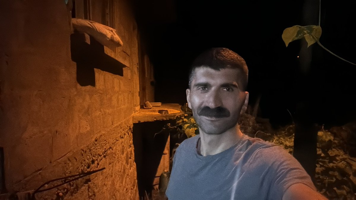 Tarih öyle birşeydir ki, 
Muşiri Hasan’ın torunundan 42 yıl önce Yoldere köyünün poğotsundan İngiltere topraklarında doğan Muşiri Faruk’un torununa… HAYAT GÜZELDİR YAŞAMAYI BİLENE….