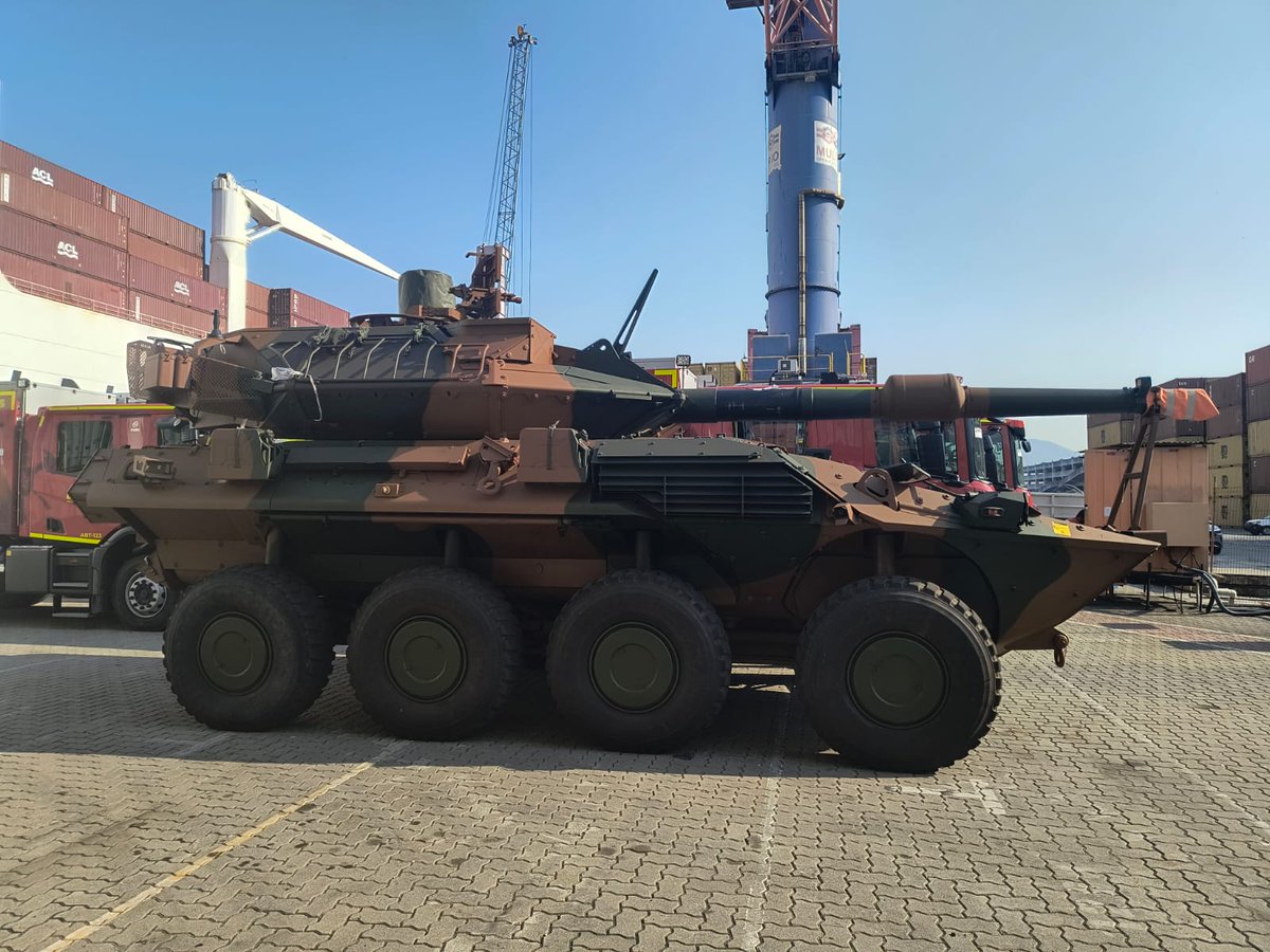 GuiWiltgen's tweet photo. After a dispute with German customs, the first 🇧🇷 Brazilian Army Centauro II has arrived in Brazil. The contract signed in 2022 provides for the supply of 98 units by CIO.
@exercitooficial @Leonardo_IT @IVECO @ivecobrasil 
#Centauro #CentauroII #CIO #Iveco #OtoMelara https://t.co/Ny8VFkdB1z