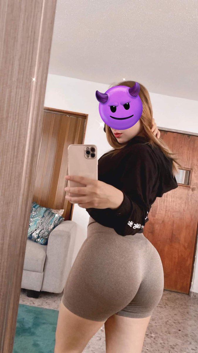 Saluditos a todos los seguidores buen inicio de semana 😈 pórtense mal 😘
#Hotwife