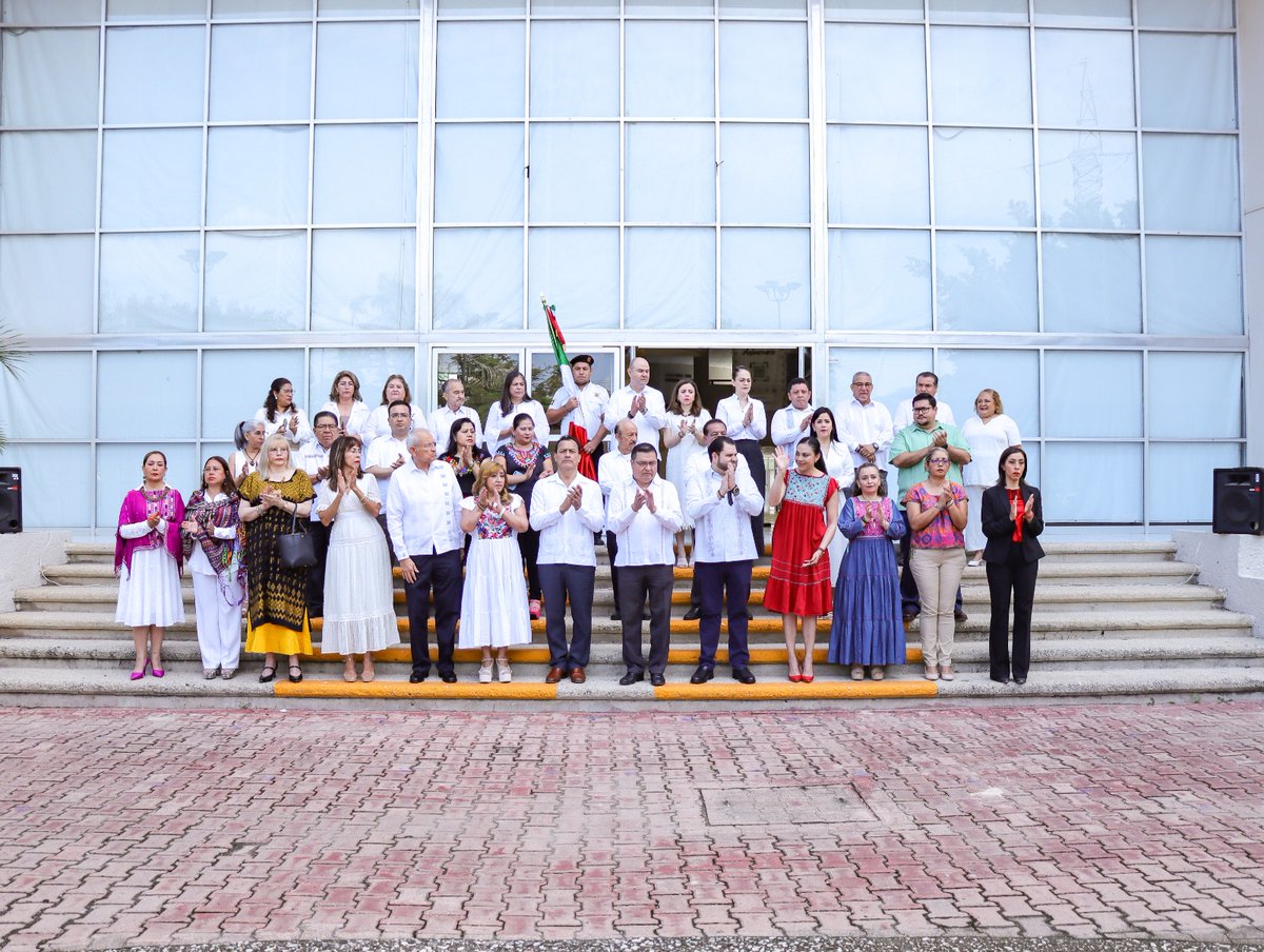 La SESAECH participa en los honores a la bandera en el Poder Judicial de Chiapas, reforzando valores cívicos y patrios.