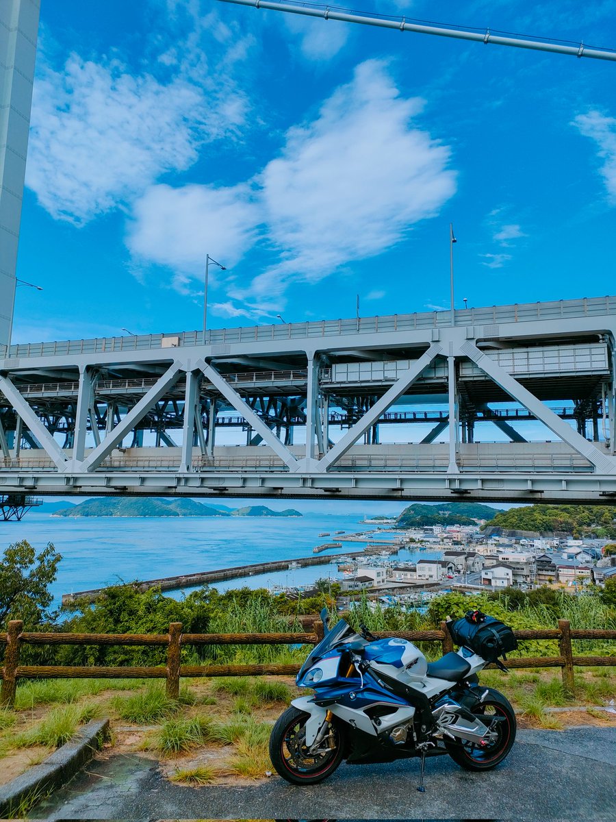 Ghost22833356's tweet photo. 遅れてやって来たお盆休み
at瀬戸大橋 https://t.co/aQ8H9UysHQ