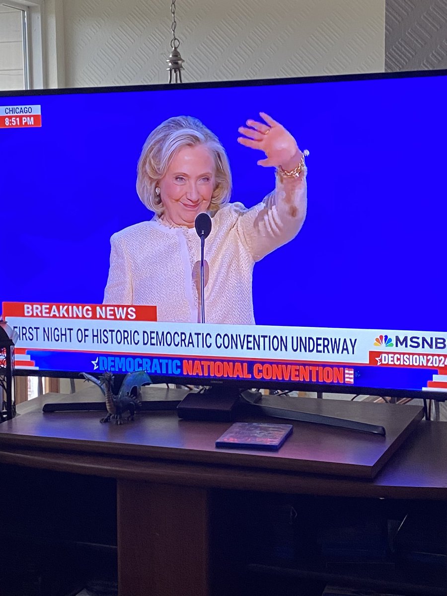 CALoyalVamp's tweet photo. #Keepfighting #HillaryClinton #DNC 
When we fight…WE WIN! 
#HarrisWalz2024 https://t.co/c5ZsjcWADS