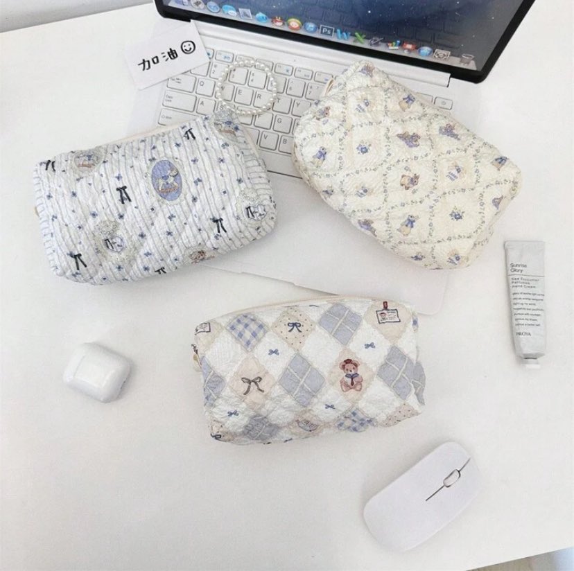 buy_DIST's tweet photo. OPEN PO MAKE UP &amp; SANITARY POUCH | INA GO

please do read tnc (on pinned)

𖦹˚ order by dm 
𖦹˚ details under this tweet
𖦹˚ fullpay only
𖦹˚ bisa co 🍊
𖦹˚ exc ems &amp; tax

📍 Indramayu https://t.co/uMRnFtOHur