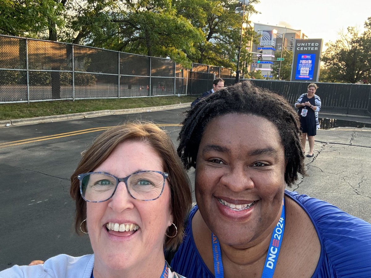 NJCitizenAction's tweet image. @MCollinsgruNJCA is at the #DemocraticConvention tonight with other #PaidLeave champions. It&apos;s a blue wave of energy as we join together to fight for #JobProtection #PaidLeaveForAll #CareEconomy