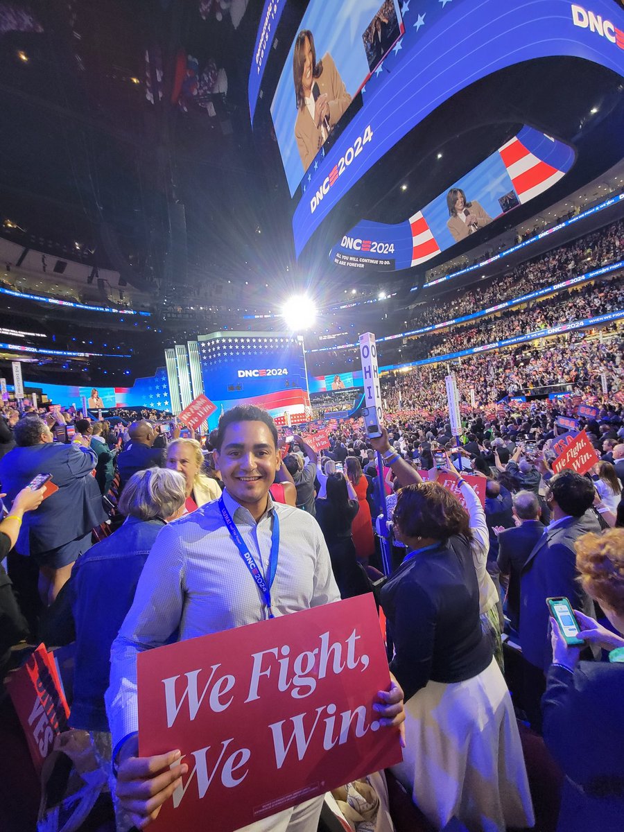 AlexBurgosNY's tweet photo. We Fight. We WIN! @TheDemocrats
.
.
.
.
#DNC2024 #DemConvention #DemocraticNationalConvention #DNC #KamalaHarris #VPHarris #Kamala2024 #VicePresidentHarris #Buffalo #BuffaloNY #HarrisWalz #WestSide #DNCDelegate #LatinoDelegate #LGBTQDelegate https://t.co/5RxJWD1nNt