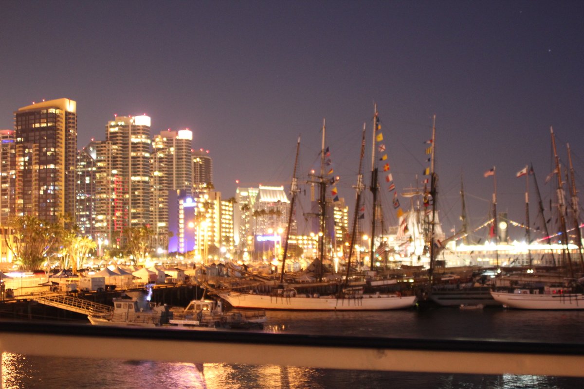 jeesuekim's tweet photo. San Diego Coronado Beach https://t.co/bagaMhguZw