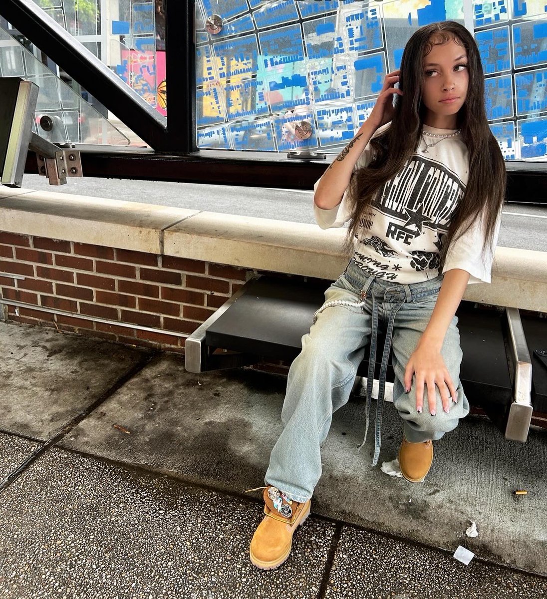 checkoutvee's tweet image. #lastfirstday