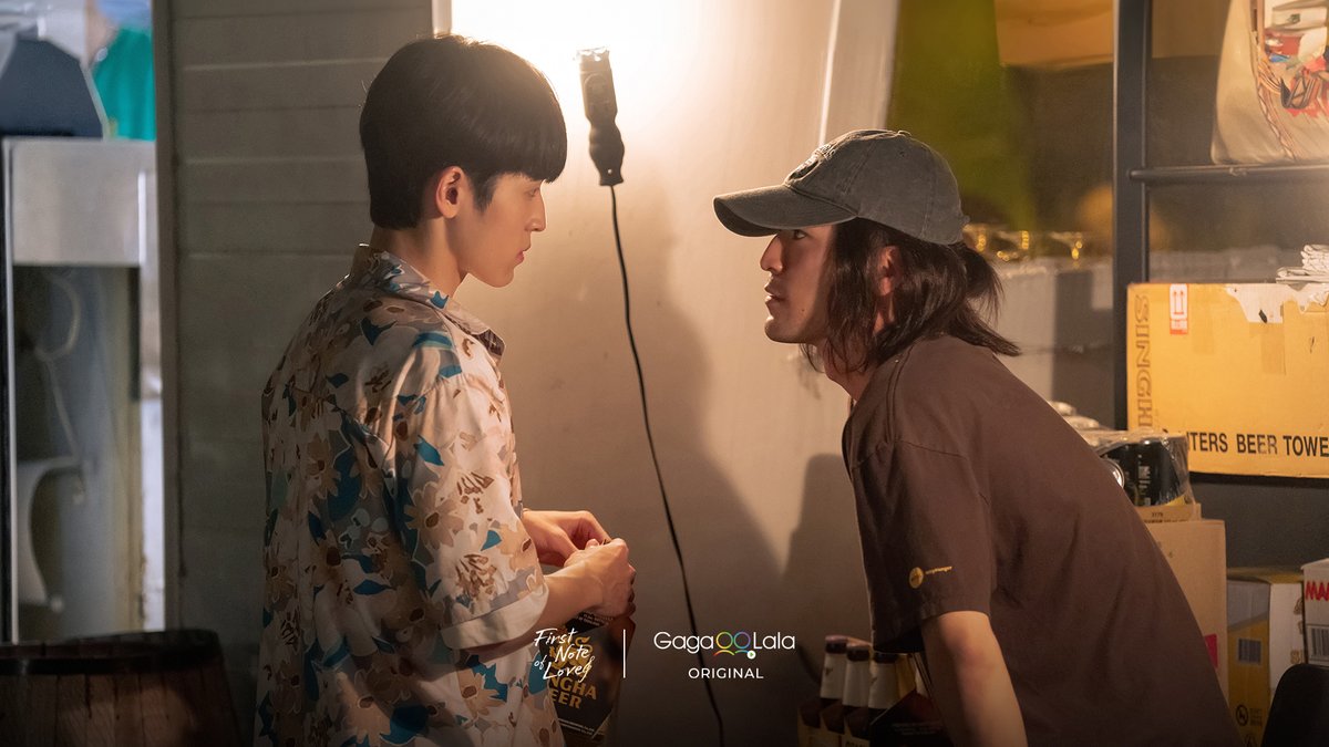 gagaoolala's tweet photo. 💡Did you know?💡

Sea, a university sophomore student, is 19-20 years old, while Neil is 27 years old now. 

Sea was 13 when he met Neil (Neil doesn't know he was that kid). 

#FirstNoteOfLove https://t.co/CkmqlvLWqJ