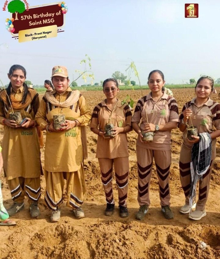 insa_queen07's tweet photo. The best way to make celebrations worthy is Welfare. DSS volunteers always celebrate every occasion by doing welfare activities.They celebrated the Incarnation Day of Saint Dr MSG✨❤ by planting trees worldwide.
 #GiftToNature 🌱 https://t.co/wBYB9cT7w9
