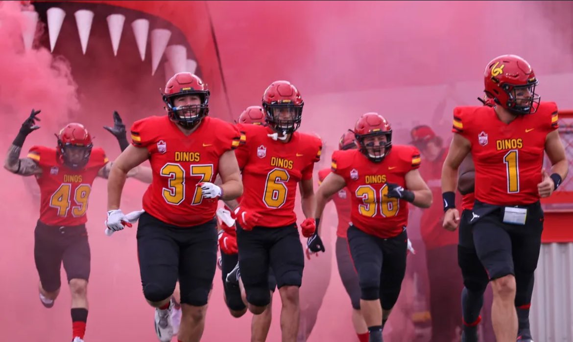 After meeting with <a href="/Coach_Sheahan/">Ryan Sheahan</a> <a href="/CLAnstey/">Christopher Anstey</a> and <a href="/bendanger2644/">Ben D'Andrea</a> I am excited to announce my first usport scholarship offer from <a href="/Dinos_Football/">UCalgary Dinos Football 🏈</a>