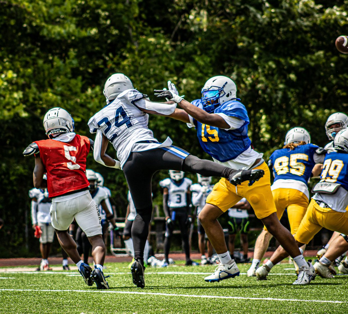 D_Living88's tweet photo. Scrimmage #1
@HockingFootball 
@HowardHuskies1 https://t.co/wcZxTV8dMK