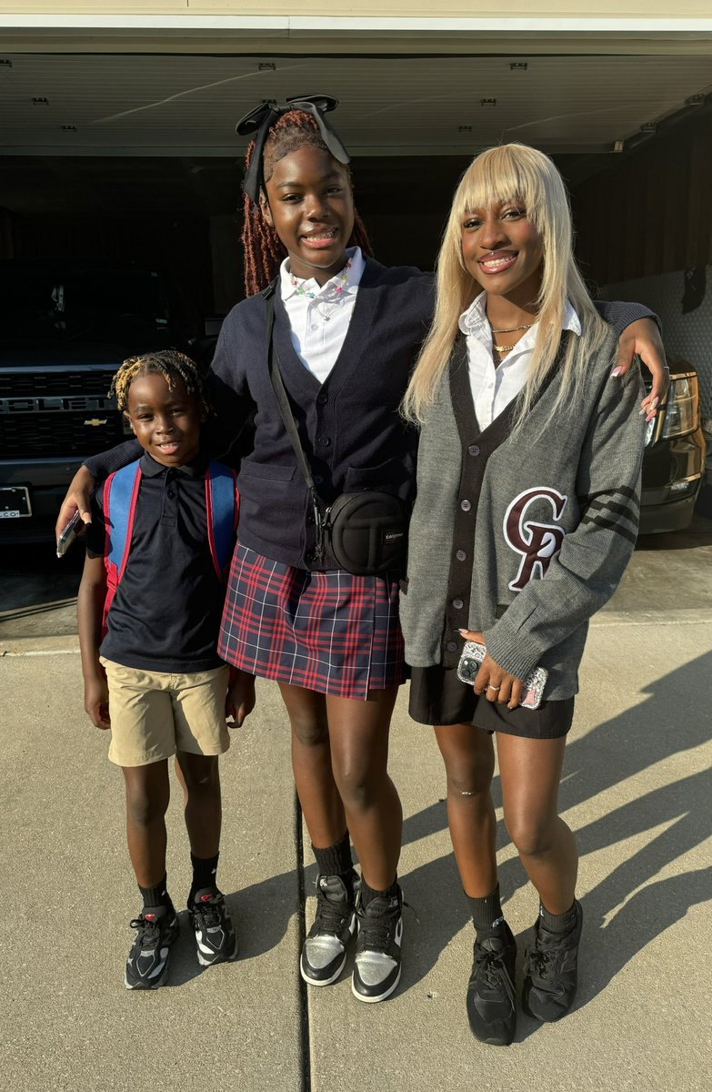 CoachNikeSpain's tweet photo. And then there were 3 🤟🏾
The #Spaingang Brats are all off to school for the 24-25 yr. Go be great Kiddos
#Kyn Sr year
#Lolo 8th grade
#TwoSpain 2nd grade
#FamilyofChampions #Spaingang 🤘🏾❤️🤘🏾 https://t.co/VHzeRfKK5k