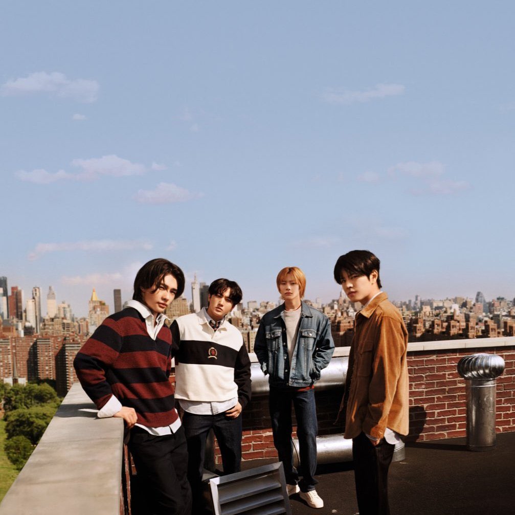staaverso's tweet photo. #Stray_Kids #TommyHilfiger https://t.co/mcGgYnxjPL