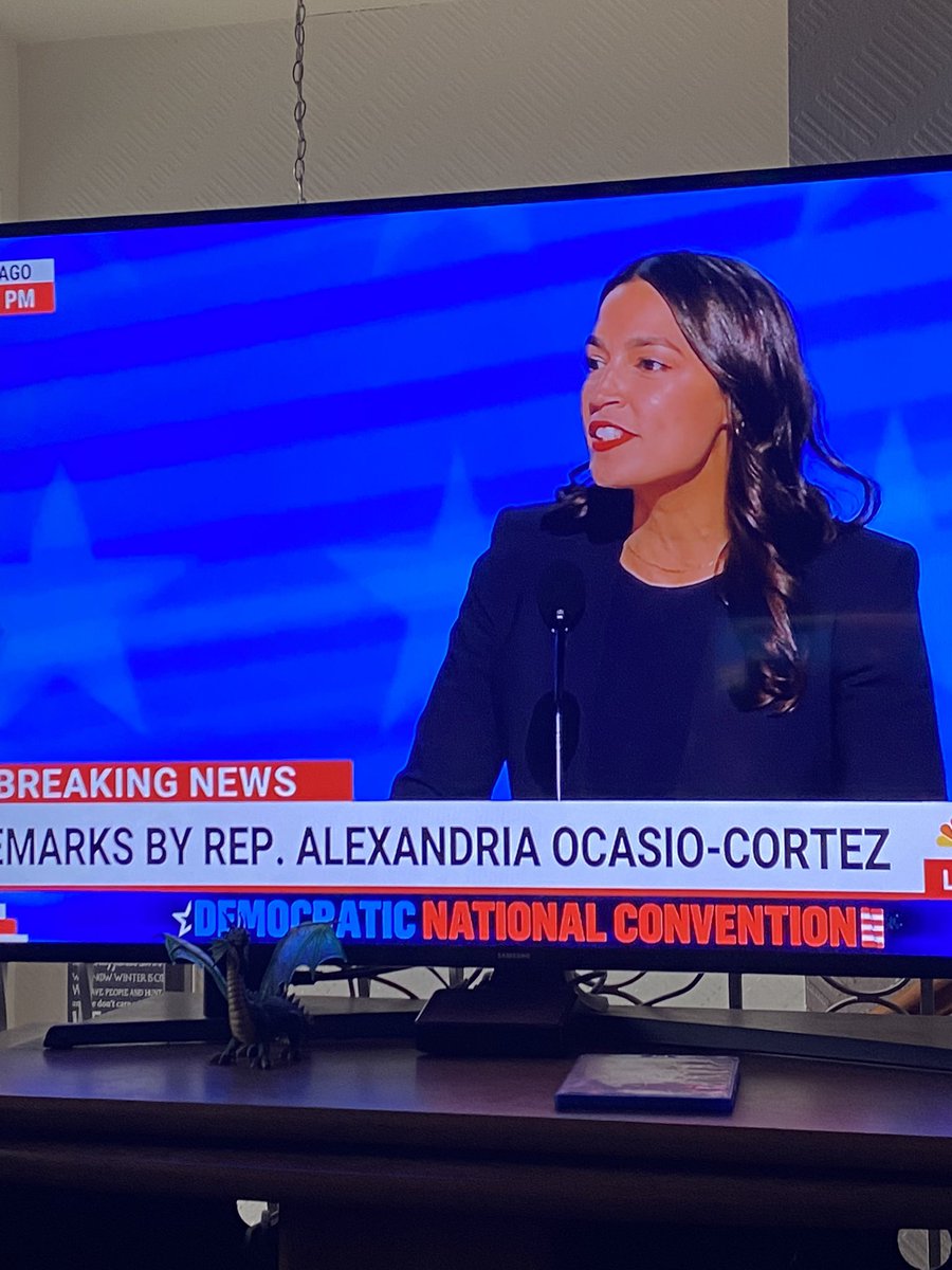 CALoyalVamp's tweet photo. #AOC for #HarrisWalz2024 #DNC https://t.co/qfmU3EQVgm