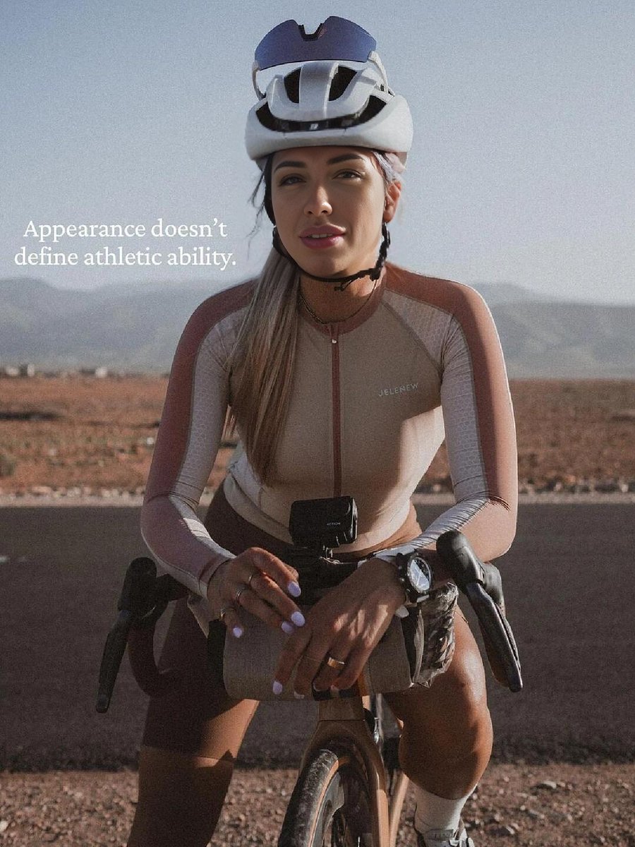 somecommas's tweet image. On the winding mountain roads, the bicycle is my most loyal companion. Climb over the mountains and travel through the mountains and forests.