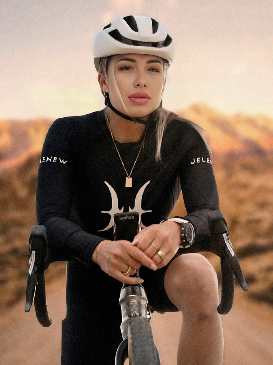 somecommas's tweet image. On the winding mountain roads, the bicycle is my most loyal companion. Climb over the mountains and travel through the mountains and forests.