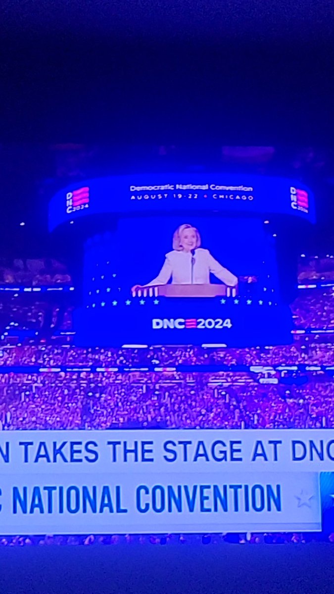 Lovliny1's tweet photo. @ProjectLincoln #StillWithHer #EndTheElectoralCollege #ECChoseTrump #OnePersonOneVote #HillaryWasRightAboutEverything #Investigate2016 #2016WasTheTest @HillaryClinton https://t.co/KDXEXvGHyR