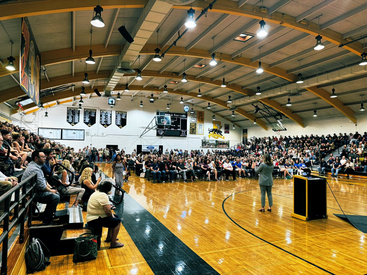 suzannekpv's tweet photo. Welcome back @pvpschools ! https://t.co/eTjyBXFwC6