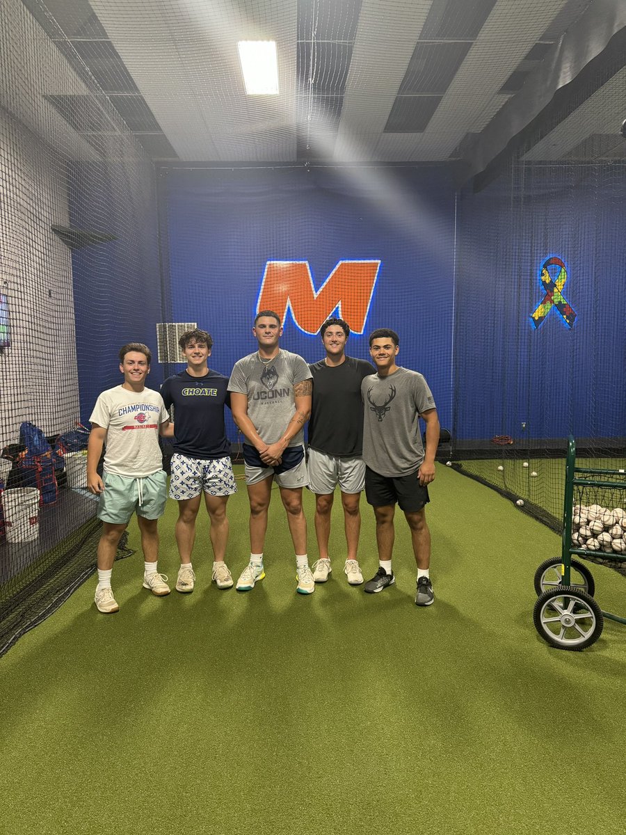 Good crew of CT Mets guys in the building tonight <a href="/boomstick_13/">Logan Charboneau</a> <a href="/yamilperez03/">Yamil Perez</a> <a href="/johnonofrio_/">John Onofrio</a> @ianwirtz2023 Connor Lane 
<a href="/UConnBSB/">UConn Baseball</a> <a href="/LehighBaseball/">Lehigh Baseball</a> <a href="/_BryantBaseball/">Bryant Baseball</a>