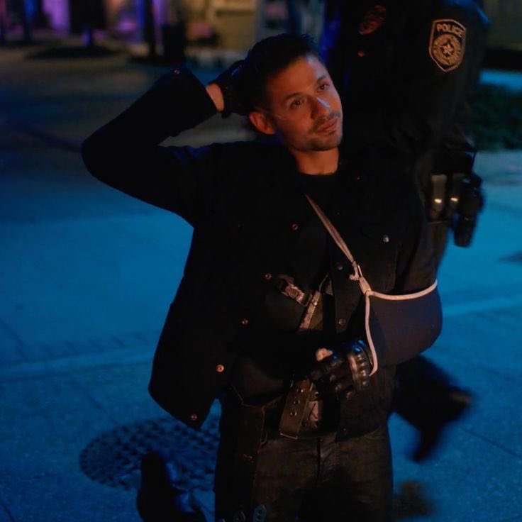 — INTERACTION CALL

 ♡ LIKE if Diego can interact with u (reply and tag in posts, dm, etc.)

💬 REPLY  if there’s a specific relationship you’d like with him (platonic, romantic, etc.)

↻ Retweet to spread !!