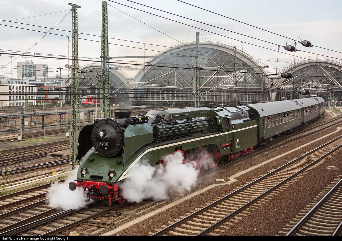 pics_train's tweet image. Steam 4-6-2

Location: Dresden, Germany

Locomotive #: 18 201

Photo Date: April 11, 2014
￼
By: Georg Trüb

#trains