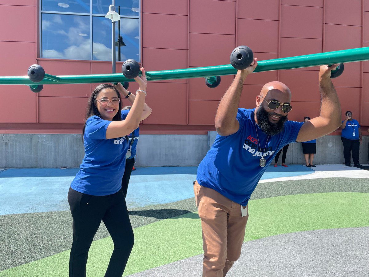 FerdinandTDayES's tweet photo. Thank you ACPS Leadership Team for stopping but this morning at FTD💙💚 Let’s make this year unforgettable! 🌟
#ACPSFirstDay #ACPSBack2School #BacktoSchoolVA 
#ACPSOneTeamOneJourney @ACPSk12 @ACPSk12Supt https://t.co/t6W2pdp1F3